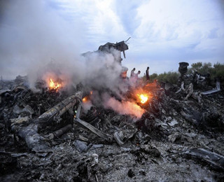 组图：马航MH17客机坠毁现场图